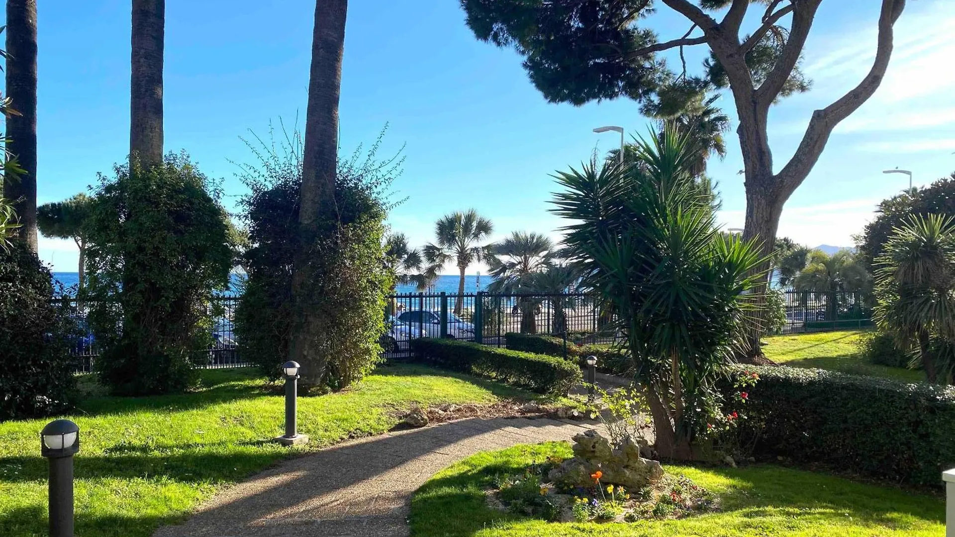 Cannes Face A La Mer Appartement 4 Personnes